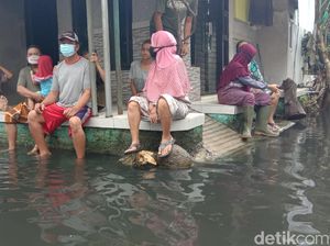 Jijik! Banjir di Kudus Berwarna Hitam dan Berbau Jijik! Banjir di Kudus Berwarna Hitam dan Berbau