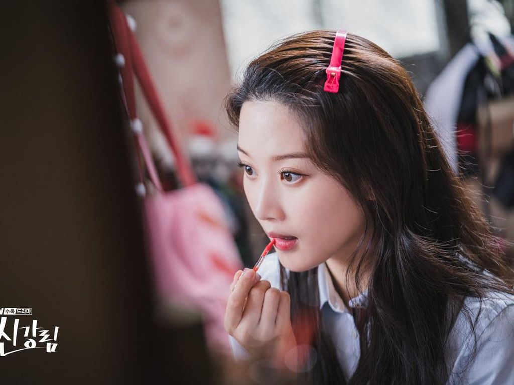7 Lip Tint Harga Terjangkau yang Viral di Medsos, Mulai dari Rp 20 Ribuan 7 Lip Tint Harga Terjangkau yang Viral di Medsos, Mulai dari Rp 20 Ribuan