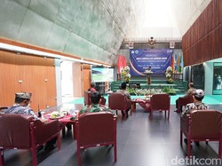 Bercirikan Arsitektur Rumah Osing, Bupati Anas Resmikan Aula Poliwangi