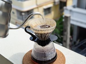 6 Cara Menyeduh Kopi Paling Enak di Rumah Menurut Barista