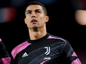 Cristiano Ronaldo Sewa Truk Angkut Mobil, Bayarnya Rp 200 Jutaan!