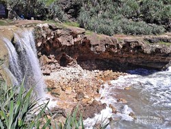 2 Pesona Pantai Jogan yang Bikin Kamu Jatuh Cinta