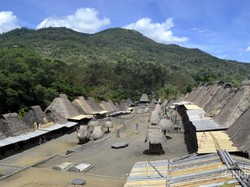 4 Alasan Kamu Mesti Datang ke Gunung Inerie di NTT
