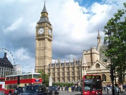 5 Kota Liburan yang Cowok Banget