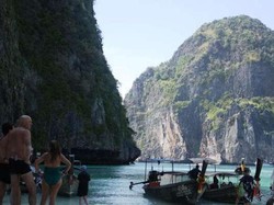 5 Pesona Pantai yang Terekam dalam Film Hollywood