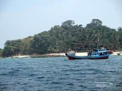 Ada Batu Belah nan Sakral di Pulau Pandang, Sumatera Utara