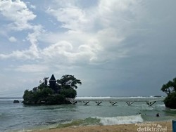 Ada Flying Fox Seru di Pantai Balekambang Malang