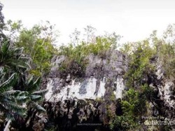 Ada Gua Keramat dengan Lafal Allah di Misool