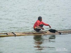 Ada Jembatan Cinta di Situ Cileunca Bandung