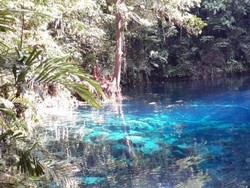 Ada Telaga Seindah & Sebiru Ini di Biak