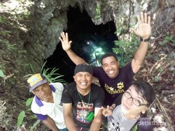 Ada Telaga Tersembunyi Dalam Gua di Biak!