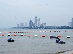 Air Laut di Pantai Phuket Surut, Warga Thailand & Wisatawan Siaga Tsunami