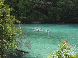 Air Sebening Kaca di Danau Kakaban