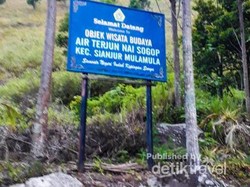 Air Terjun Cantik dari Samosir