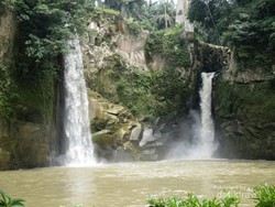 Air Terjun Kembar Katasa yang Menawan di Sumatra Utara