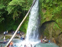 Air Terjun Tongkat dan Kolam Abadi di Binjai