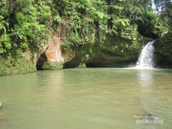 Air Terjun yang Punya Pantai di Sumatera Utara, Harus Lihat!