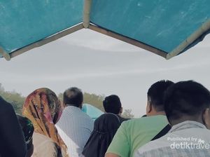 Akhir Pekan, Asyiknya Naik Perahu di Pantai Glagah Kulonprogo