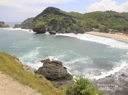 Akhir Pekan di Yogya, Ayo Singgah ke Pantai Siung
