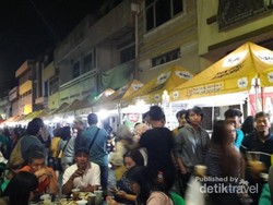 Akhir Pekan, Kulineran Yuk di Pasar Semawis Semarang