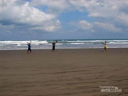 Angkringan dan Nasi Kucing, Kuliner Wajib di Yogyakarta