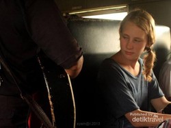 Apapun Bisa Terjadi di KA Ekonomi Rangkas-Tanah Abang