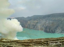Api Biru Ijen yang Selalu Memukau