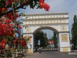Arc de Triomphe Ternyata Ada Juga di.. Kalimantan