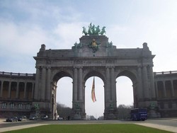 Arcade du Cinquantenaire, Monas-nya Brussels