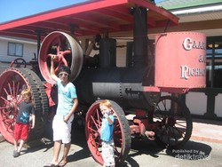 Armstrong, Kota Kecil di Kanada Dengan Nuansa Koboi