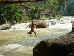 Arung Jeram & Alam Kampung di Sungai Ciberang, Lebak