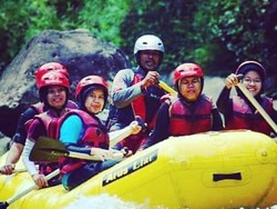 Arung Jeram yang Menyenangkan di Sungai Citarik
