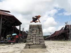 Asal Mula Lompat Batu Nias Adalah...