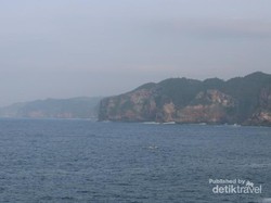 Asyik Juga Kemping di Pantai Kesirat