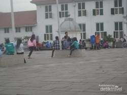 Asyiknya Jalan-jalan di Kawasan Kota Tua Jakarta