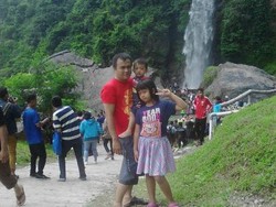 Asyiknya Long Weekend ke Air Terjun Bidadari di Bogor