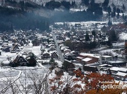 Asyiknya Shirakawa-Go di Jepang Saat Diselimuti Salju