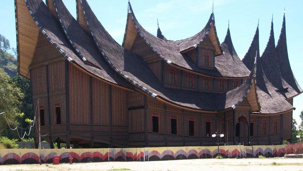 Atap Bagonjong, ikon Sumatra Barat