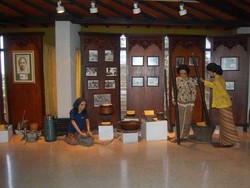 Ayo! Wisata Sehat ke Museum Jamu Nyonya Meneer, Semarang