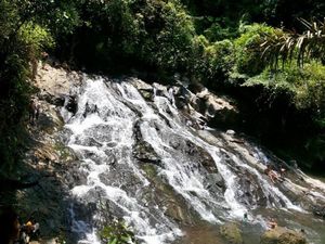 Bali Punya Air Terjun Sakral yang Cantik