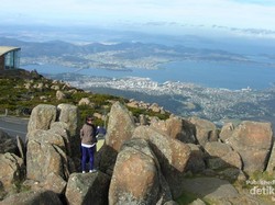 Batu-batu Raksasa di Puncak Gunung Wellington