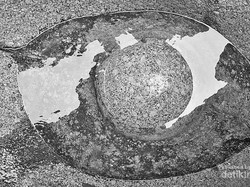 Batu di Australia Ini Berbentuk Mata Manusia