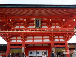Batu di Kuil Kyoto Ini Dipercaya Bisa Meramal