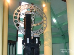 Bayangan Bisa Menghilang di Tugu Khatulistiwa, Pontianak