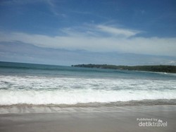 Begini Cantiknya Pantai Sawarna
