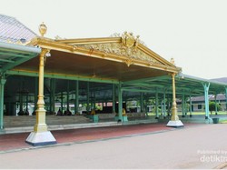 Begini Isi Keraton Mangkunegaran & Rumah Soeharto di Solo