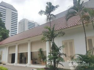 Begini Isi Perpustakaan Nasional RI yang Keren Banget