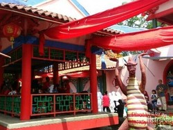 Begini Meriahnya Imlek di Kampung China Cibubur