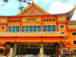 Begini Wujud Vihara Terbesar & Termegah di Medan