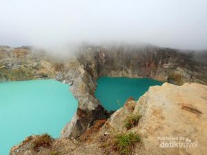 Beginilah Danau 3 Warna Kelimutu yang Terkenal Itu